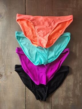 G21 Bikini Bottom Bundle - Size Medium